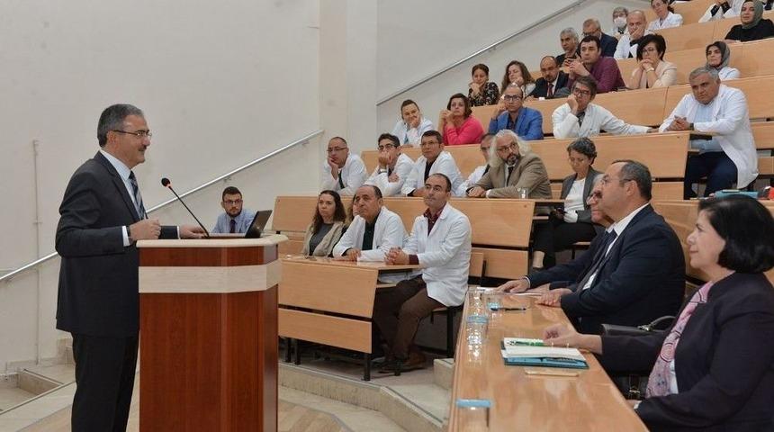 Sel&ccedil;uk &Uuml;niversitesi Tıp Fak&uuml;ltesi&rsquo;nde Akademik Kurul Toplantısı