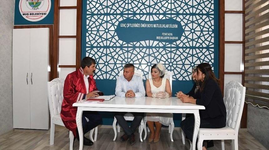 Yeni Nikah Salonunda İlk Nikah