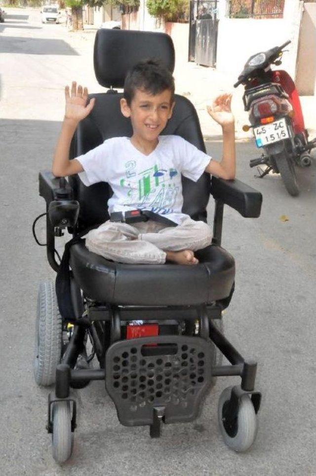 9 Yaşındaki Hakan a, Çalınanın Yerine Akülü Tekerlekli Sandalye 2