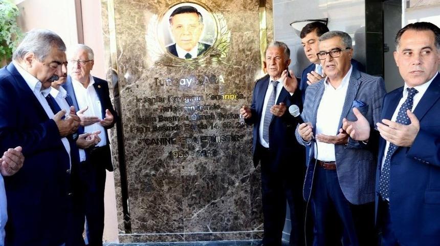 Fabrikasında Yanarak &Ouml;len İş Adamı İ&ccedil;in Anıt Yapıldı