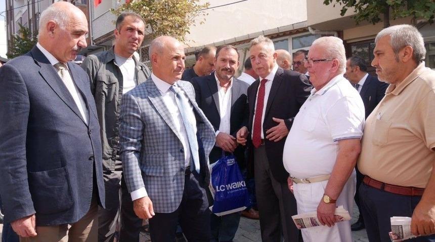 Köy Kahvehanesinde Belediye Meclis Toplantısı