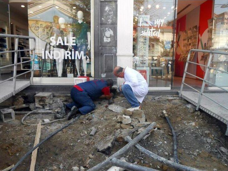 İstiklal Caddesi‘ndeki Fareler İçin İlaçlı Önlem G4