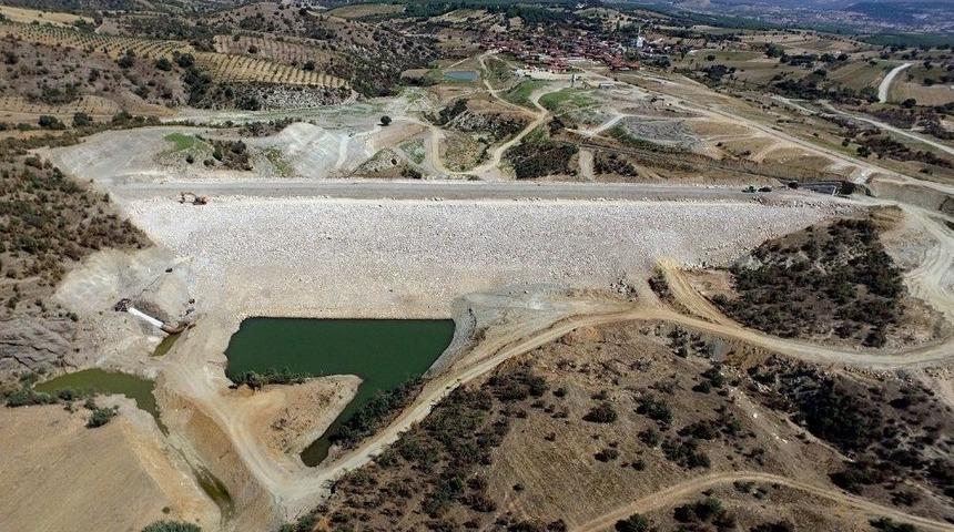 Demirci&rsquo;de Bin 490 Dekar Zirai Arazi Suya Kavuşuyor