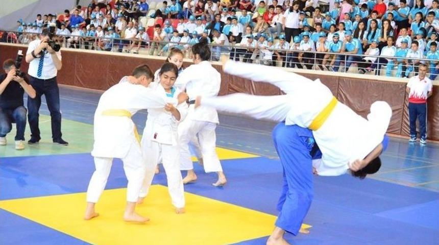 Bu Yaz 20 Bin Çocuk Spor Yaptı