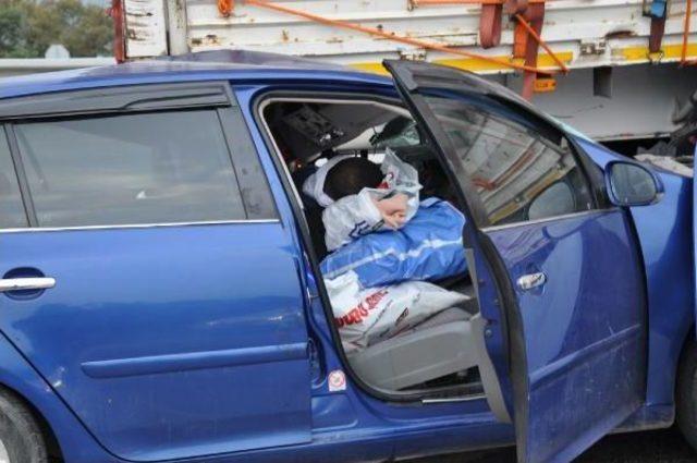 Otomobil Saman Yüklü Tır’A Arkadan Çarptı: 1 Ölü, 5 Yaralı 3