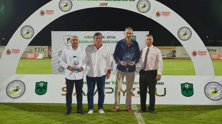Kıbrıs Tsyd Kupasını K&uuml;&ccedil;&uuml;k Kaymaklı Takımı Kazandı