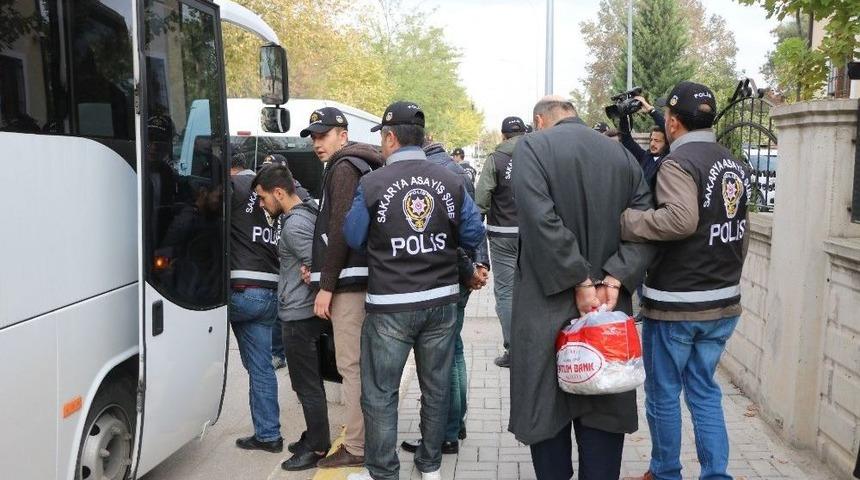 Sakarya&rsquo;da Oto Hırsızlığı &Ccedil;etesi &Ccedil;&ouml;kertildi