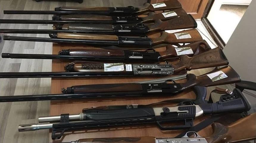 El Konulan 8 T&uuml;fek İhale İle Satıldı