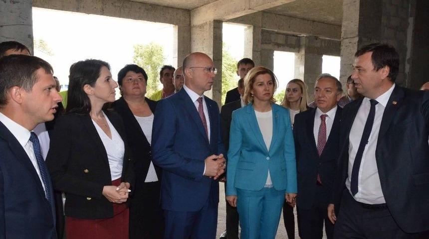 Moldova Başbakanı Filip&rsquo;ten Tika&rsquo;nın Hastane Şantiyesine Ziyaret