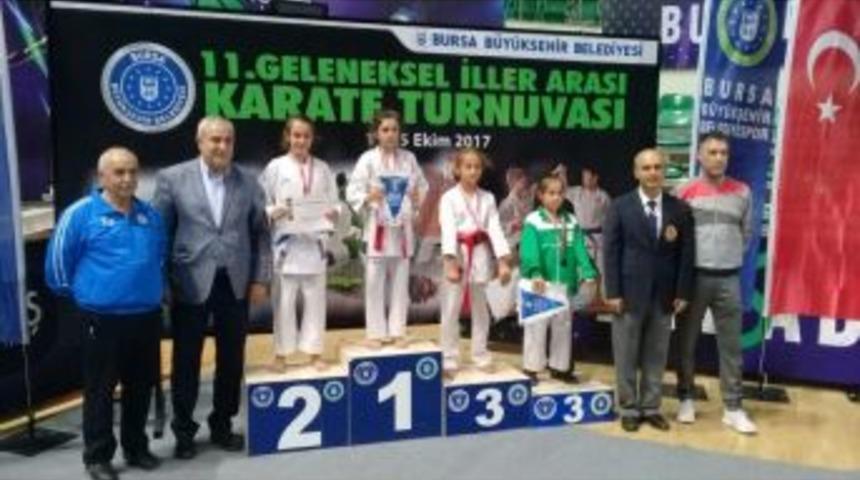 Karate Ş&ouml;leni Sona Erdi