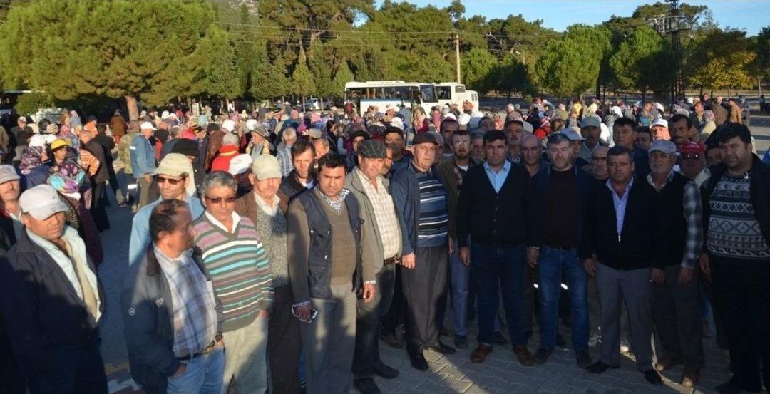 Manisa&rsquo;da Tarım İş&ccedil;ilerinin &rsquo;servis Plakası&rsquo; Eylemi