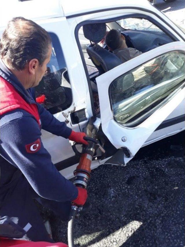 Adana’da Trafik Kazası: 3 Yaralı