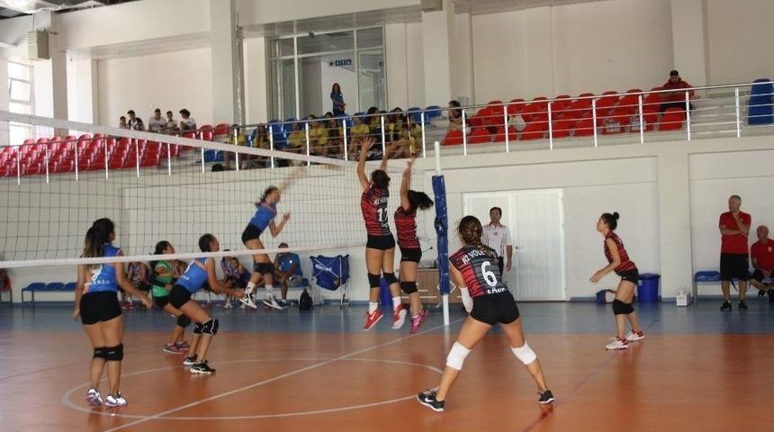 Milas&rsquo;ta Voleybol Turnuvası Başladı