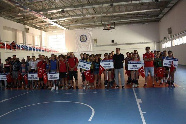 Milas&rsquo;ta Voleybol Turnuvası Başladı 2