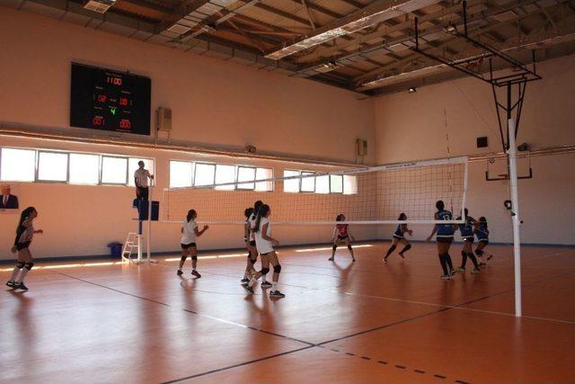 Milas&rsquo;ta Voleybol Turnuvası Başladı 3