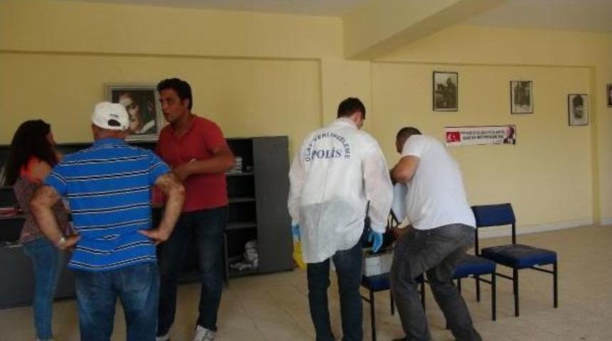 Kilis'te Atat&uuml;rk&ccedil;&uuml; D&uuml;ş&uuml;nce Derneği Soyuldu