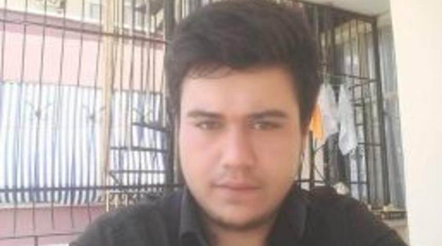 17 Yaşındaki Motosiklet S&uuml;r&uuml;c&uuml;s&uuml; Kazada &Ouml;ld&uuml;