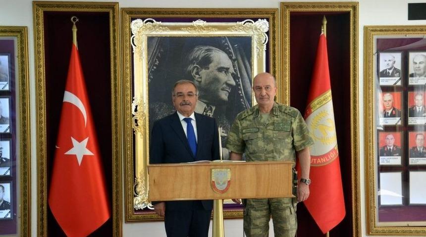 Gelibolu Belediye Başkanı &Ouml;zacar&rsquo;dan Korgeneral Aksakallı&rsquo;ya Ziyaret