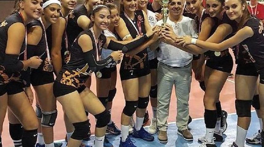 İzmir Rota Koleji 'kurtuluş Kupası'nda Mutlu Son