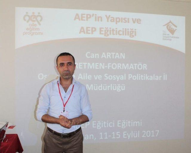 Aile Eğitim Programına Eğitici Yetiştiriliyor