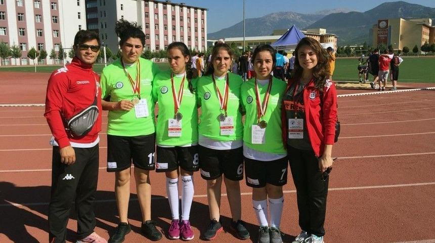B&uuml;y&uuml;kşehirin &Ouml;zel Sporcuları &Ouml;zel Olimpiyat Oyunlarına Katıldı