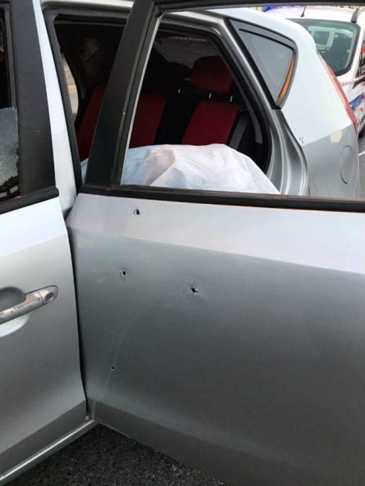 Esenyurt’ta Otomobilin Kurşun Yağmuruna Tutulduğu Anlar Kamerada G2