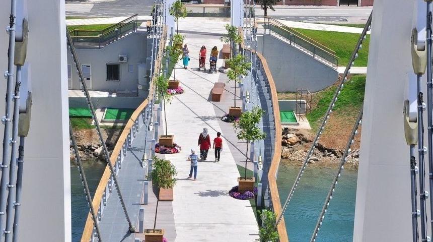 Modern Yaya K&ouml;pr&uuml;s&uuml; A&ccedil;ılıyor