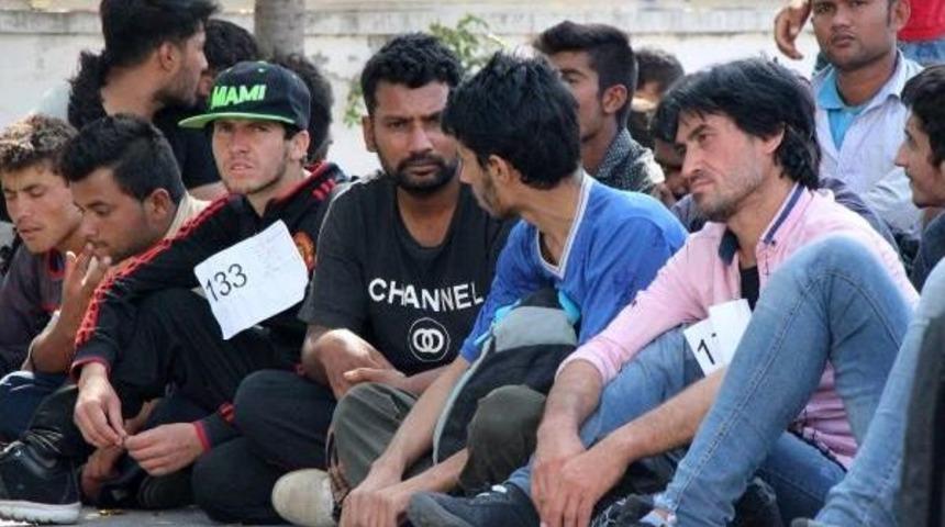 Bolu'da 45 Kişilik Otob&uuml;ste 121 Ka&ccedil;ak