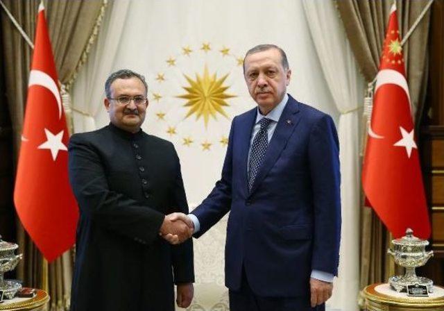 Cumhurbaşkanı Erdoğan'a Pakistan Büyükelçisi'nden Güven Mektubu