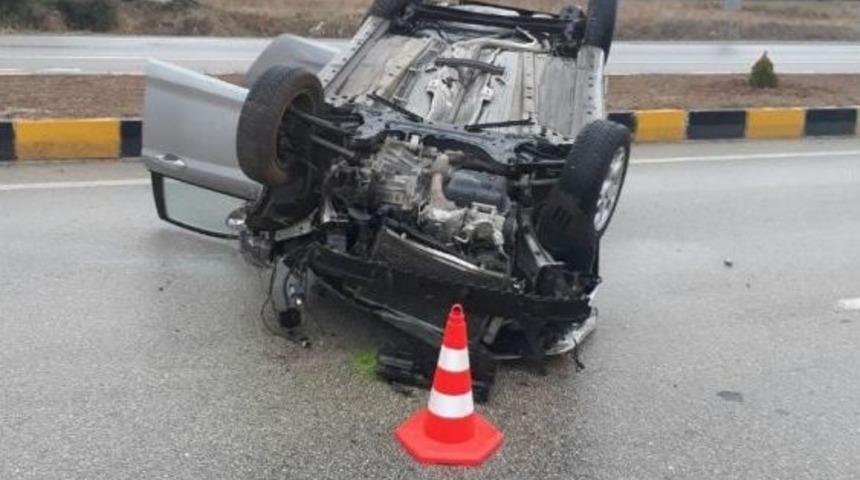 Kastamonu&rsquo;da Kayganlaşan Zeminde Otomobil Takla Attı: 2 Yaralı