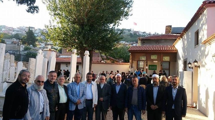 Emir Sultan T&uuml;rbesinde 92 Yıl Sonra İlk Namaz