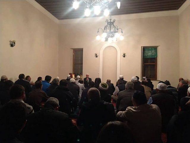 Emir Sultan T&uuml;rbesinde 92 Yıl Sonra İlk Namaz 1