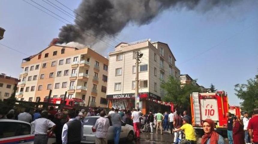 Yangına M&uuml;dahale Eden Itfaiye Eri Dumandan Etkilendi