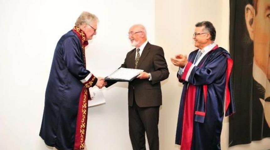 Prof. Dr. Goerlich&rsquo;E Onursal Doktora