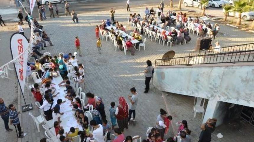 Tarsus'ta, 'kadın &Ccedil;ift&ccedil;iler G&uuml;n&uuml;&rsquo;Ne Renkli Kutlama- Yeniden