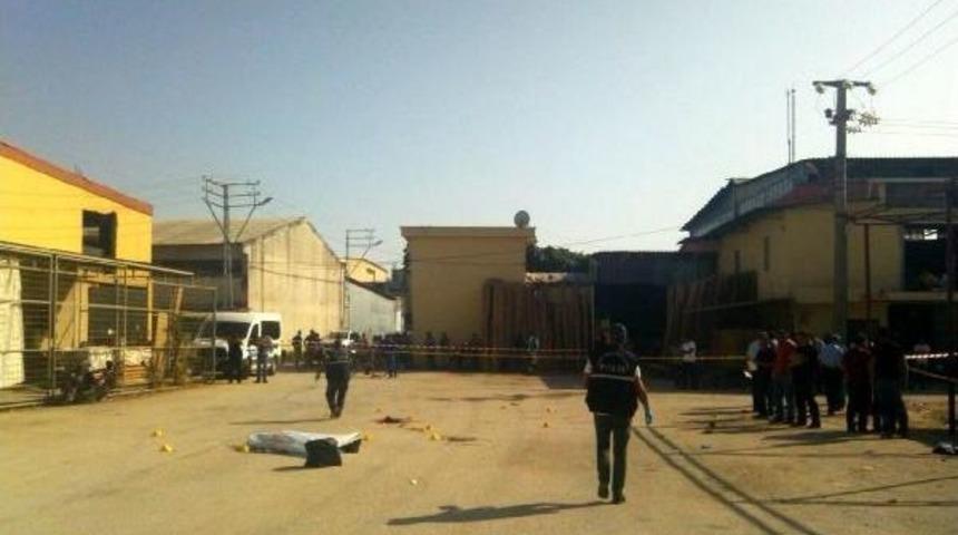 Trafik Polisi, Tartıştığı 2 Dayısı Ile Kuzenine Kurşun Yağdırdı: 3 &Ouml;l&uuml;