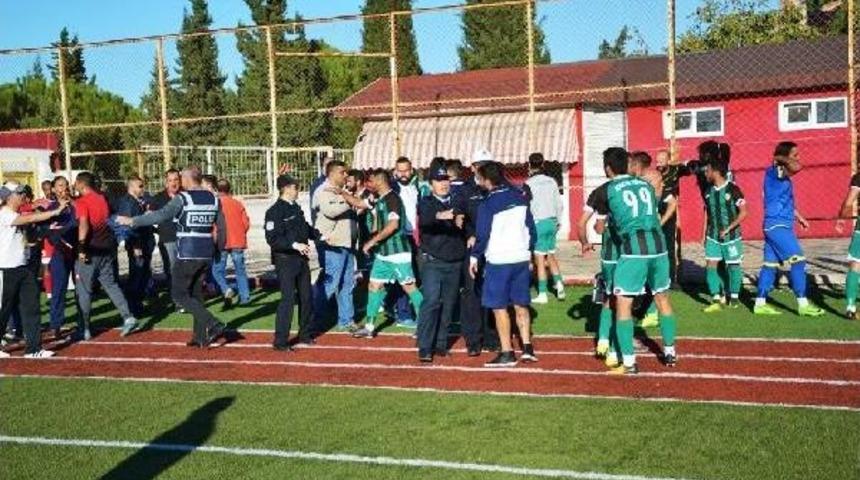 Bornova Yeşilovaspor'dan Ma&ccedil; Sonu &Ccedil;ıkan Olaylara Tepki