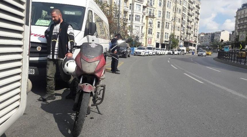 Motorlu D&ouml;viz B&uuml;rosu Kuryesini Durdurup 110 Bin Dolar Gasp Ettiler