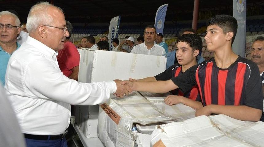 Mersin B&uuml;y&uuml;kşehir Belediyesi&rsquo;nden Amat&ouml;r Futbola Destek