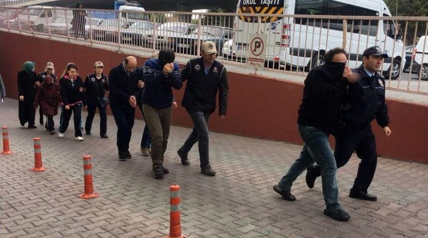 Bylock Zanlısından Muhabirlere &Ccedil;irkin Hareket