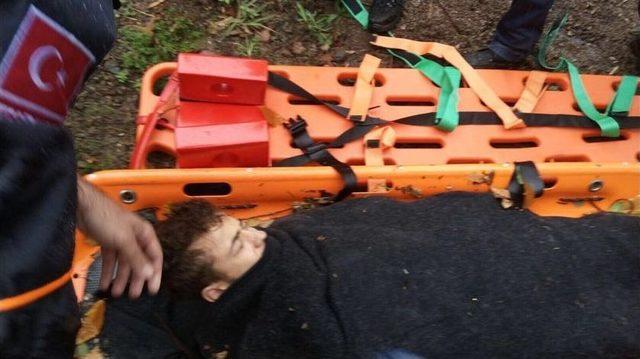 Kestane Toplarken Kolunu Kıran Genci Afad Ekipleri Kurtardı 1