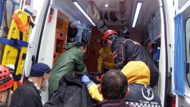 Kestane Toplarken Kolunu Kıran Genci Afad Ekipleri Kurtardı 2