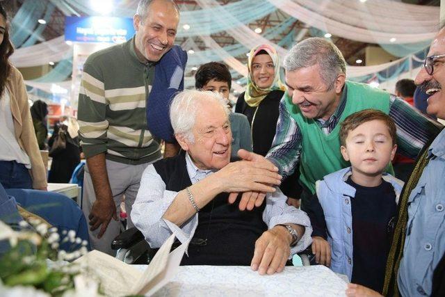 Yazar Yavuz Bahadıroğlu, “şu Anda Kitap Fuarı’nda Birincisiniz”