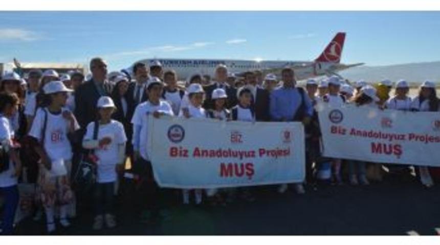 Muş&rsquo;tan 200 &Ouml;ğrenci Aydın&rsquo;a Uğurlandı