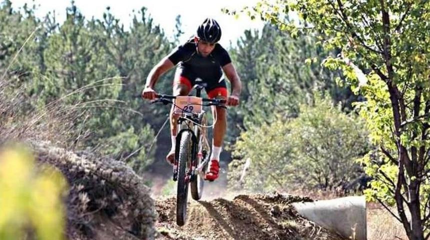 Malatyalı Samet Demir, Dağ Bisikleti Maratonu’nda Üçüncü Oldu