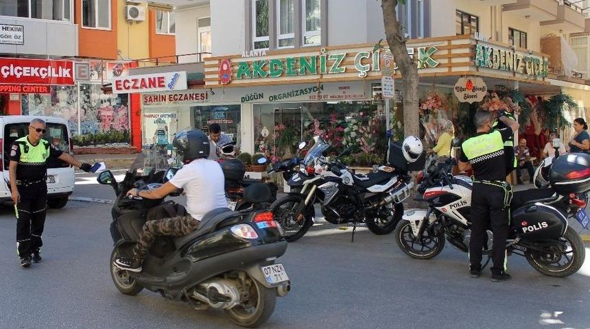 Polisten Motosiklet Denetimi