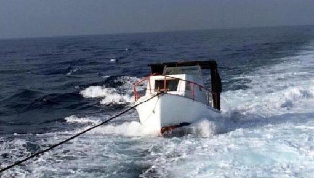 Suriyeli Ka&ccedil;aklar Balık&ccedil;ı Teknesinde Yakalandı 2