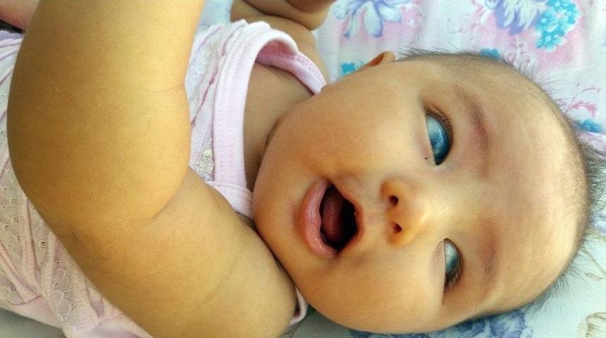 Masal Bebek Kornea Nakli Yapılmazsa Karanlıkta Kalacak