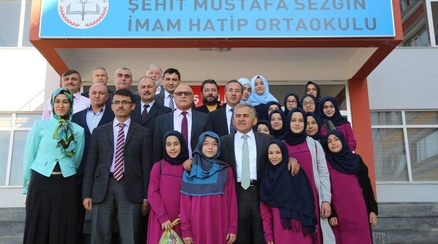 Başkan B&uuml;y&uuml;kkılı&ccedil; &Ouml;ğrencilerle Buluştu