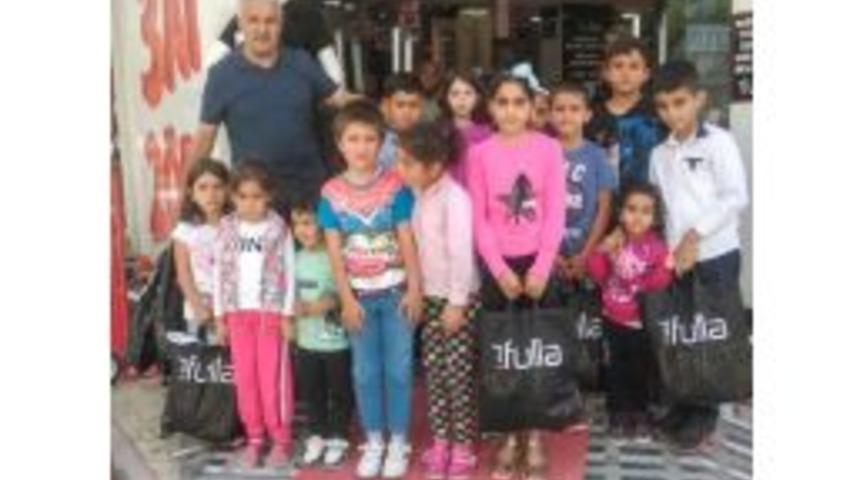 20 Yıldır İhtiya&ccedil; Sahibi &Ouml;ğrencilere Yardım Eli Uzatıyor